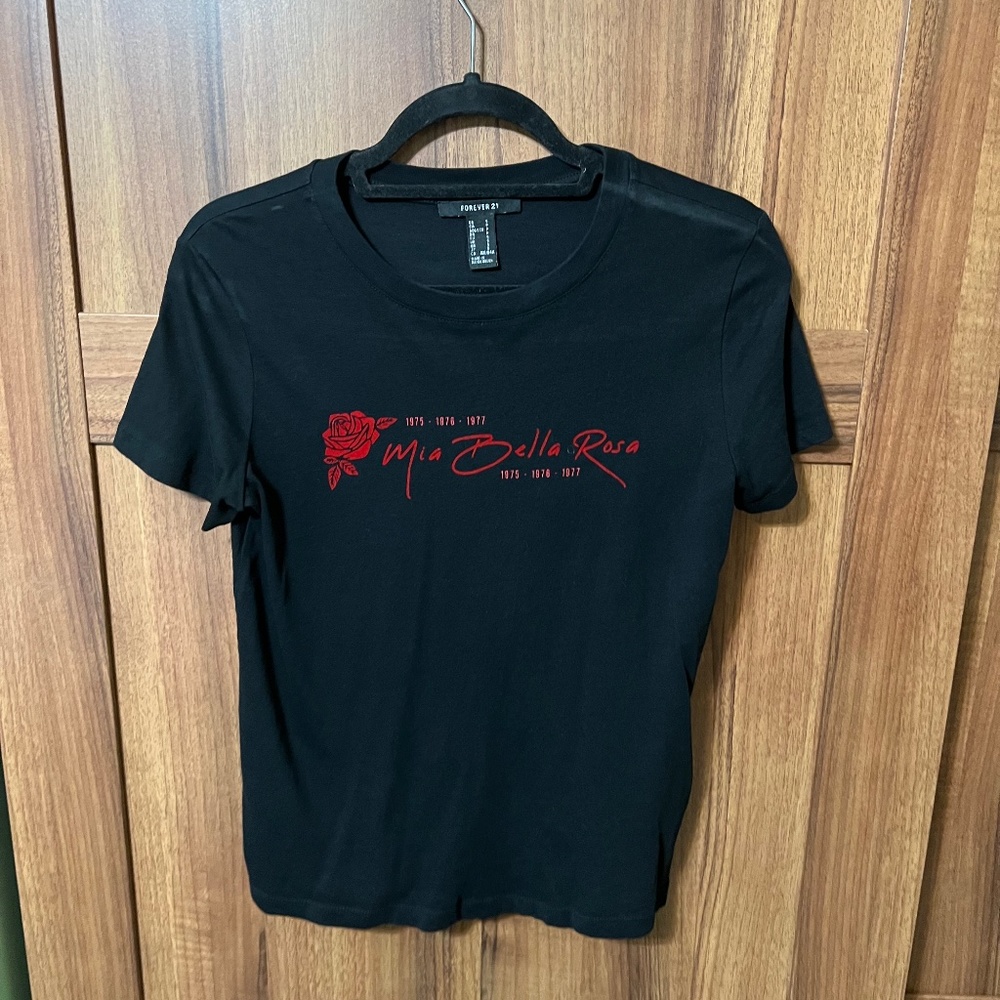 Forever 21 Black Graphic T-shirt